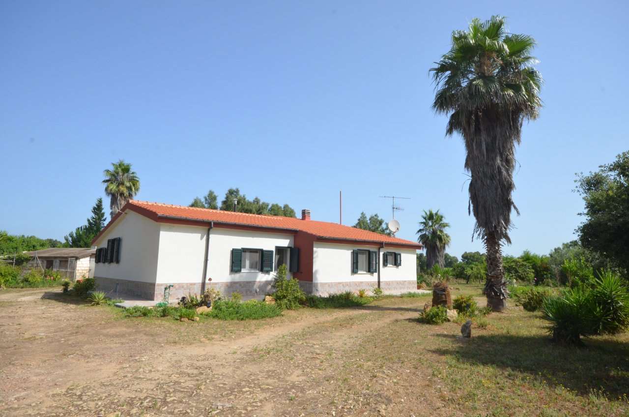 Villa in vendita a Alghero, 7 locali, prezzo € 450.000 | PortaleAgenzieImmobiliari.it