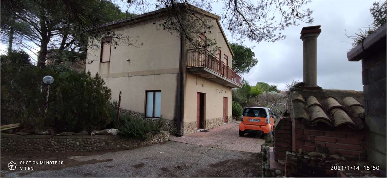 Villa in vendita a Enna, 8 locali, zona Località: ENNA PERGUSA RISICALLA', prezzo € 130.000 | PortaleAgenzieImmobiliari.it
