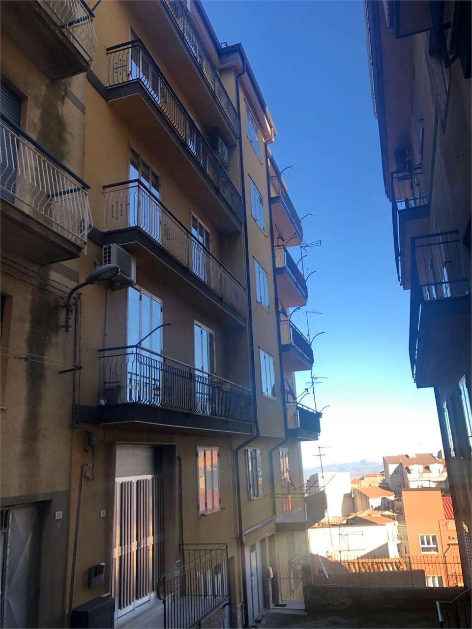 Appartamento in vendita a Enna, 6 locali, zona Località: ENNA ALTA MONTE, prezzo € 85.000 | PortaleAgenzieImmobiliari.it