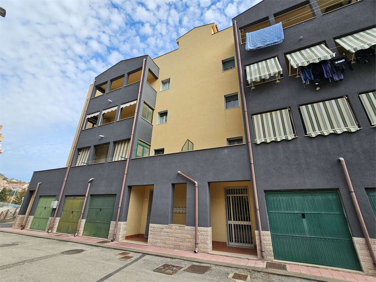 Appartamento in vendita a Enna, 4 locali, zona Località: ENNA BASSA CENTRO, prezzo € 195.000 | PortaleAgenzieImmobiliari.it