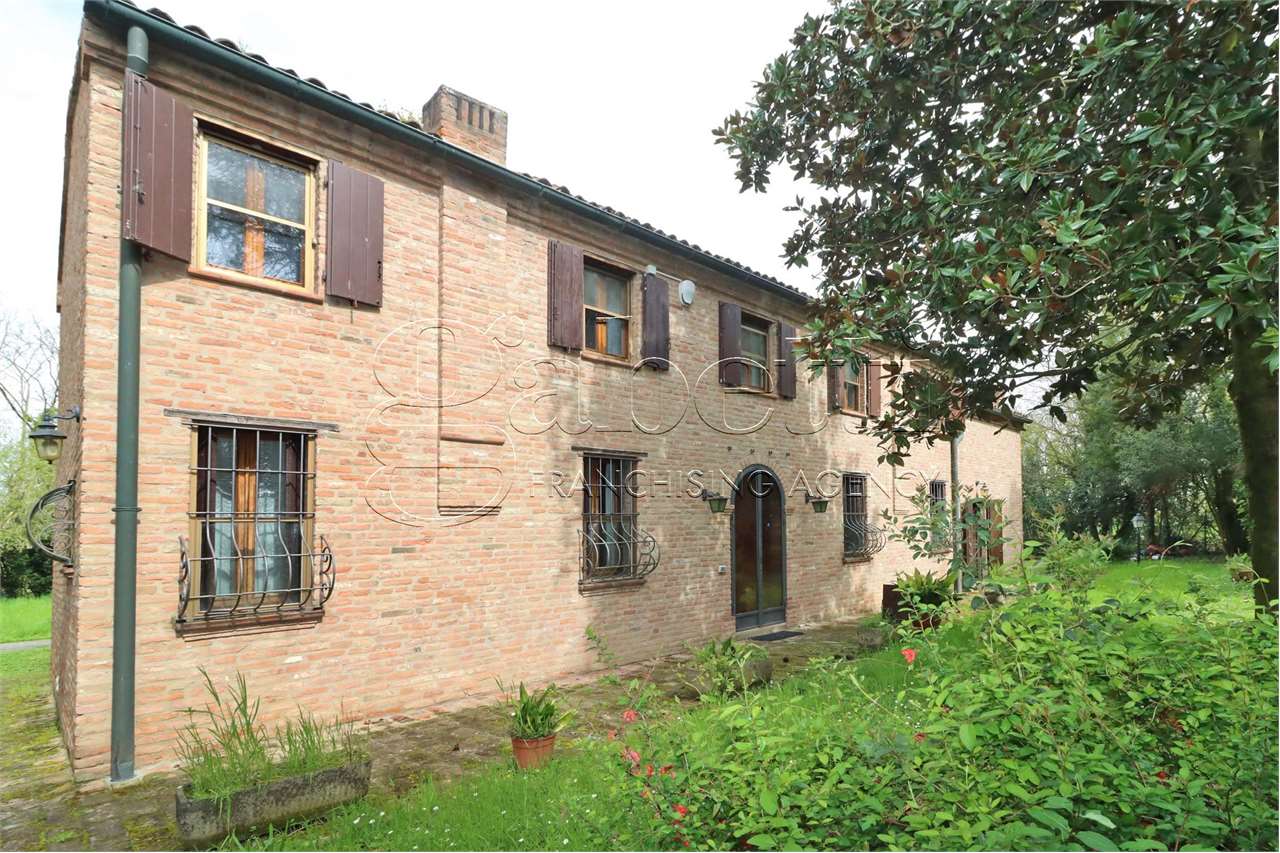 Villa in vendita a Ferrara, 6 locali, zona o Punta, prezzo € 395.000 | PortaleAgenzieImmobiliari.it