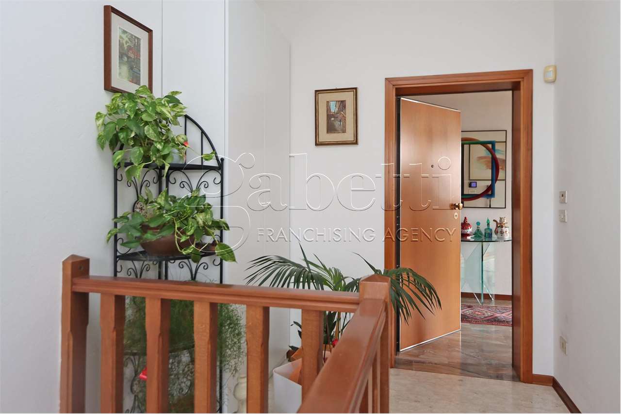 Villa Bifamiliare in vendita a Ferrara, 8 locali, zona Bologna, prezzo € 215.000 | PortaleAgenzieImmobiliari.it