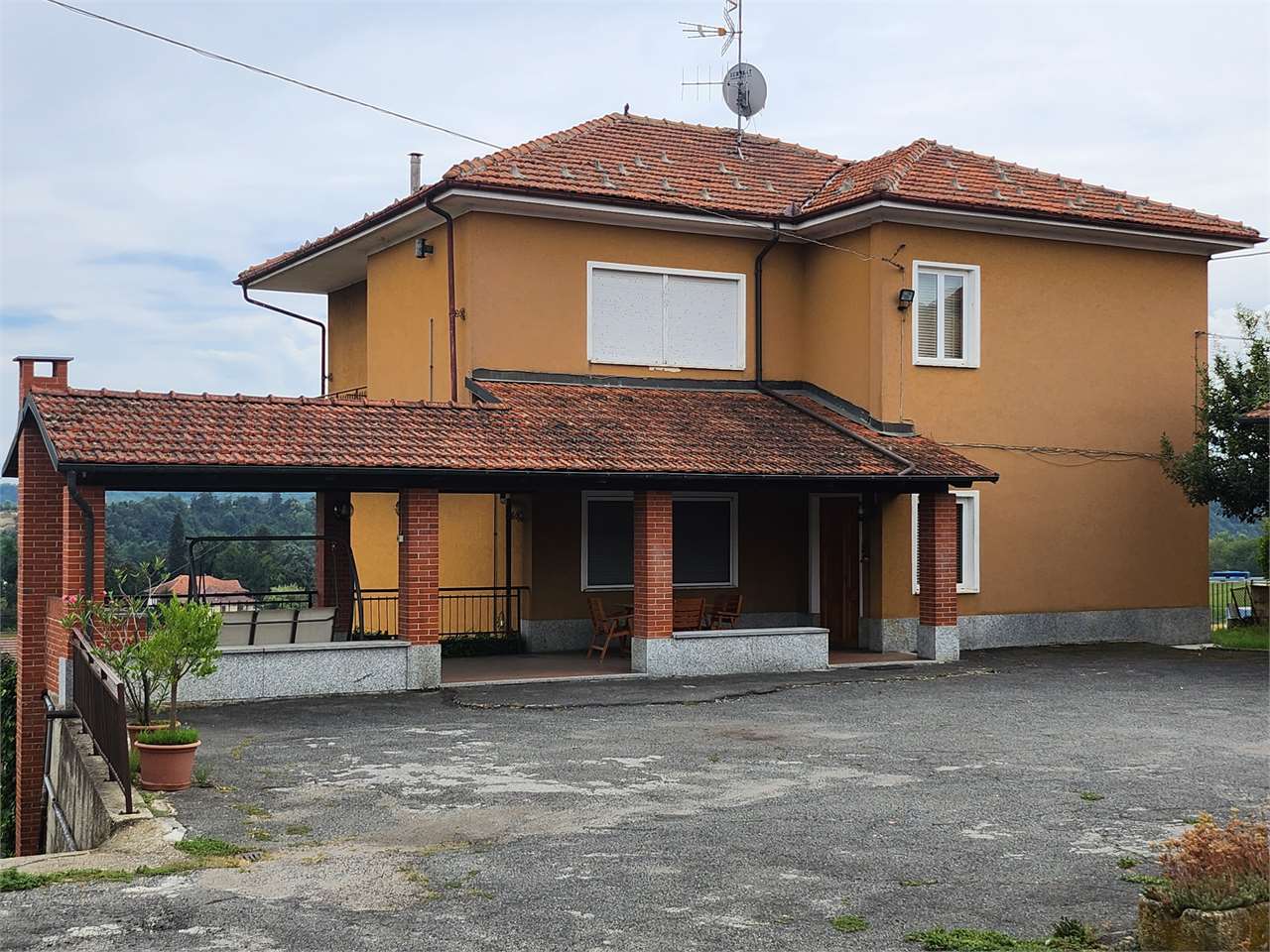 Villa in vendita a Fossano, 12 locali, prezzo € 365.000 | PortaleAgenzieImmobiliari.it