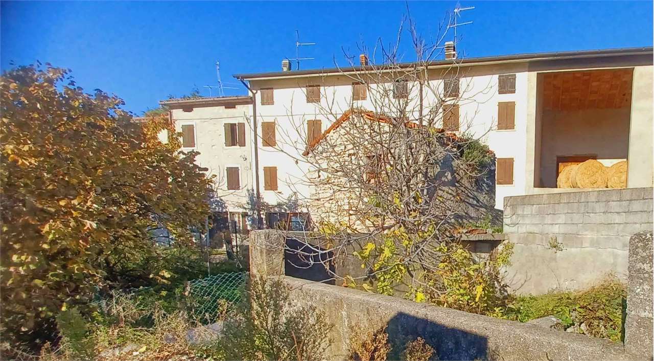 Rustico / Casale in vendita a Roverè Veronese, 5 locali, prezzo € 67.000 | PortaleAgenzieImmobiliari.it