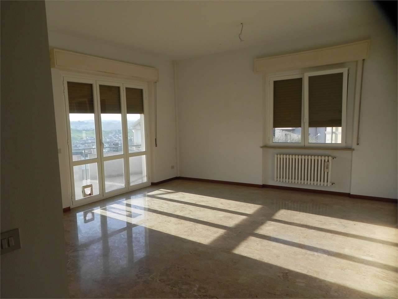 Appartamento in vendita a Serra de' Conti, 6 locali, prezzo € 70.000 | PortaleAgenzieImmobiliari.it