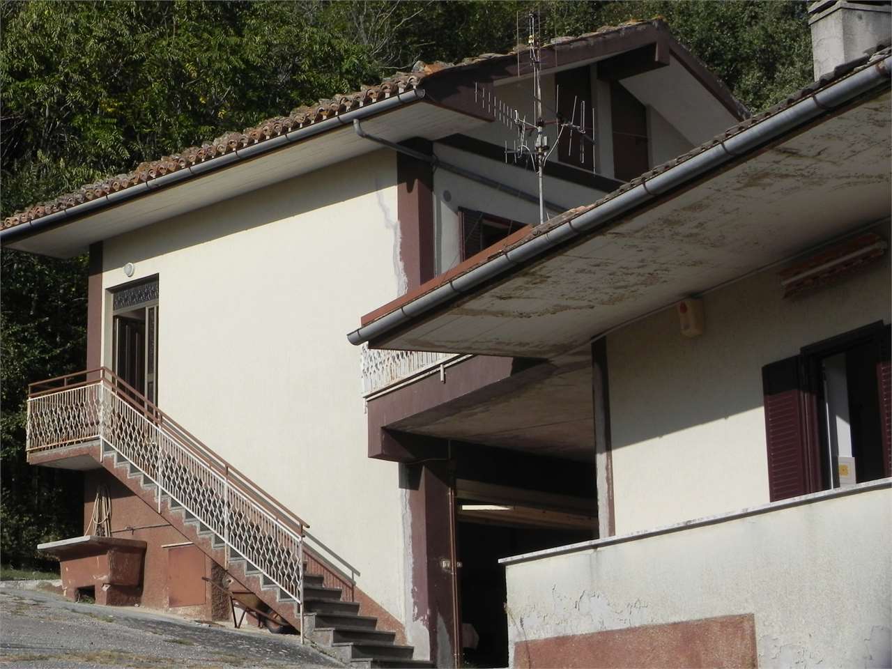 Soluzione Indipendente in vendita a Serra San Quirico, 15 locali, zona hiusa, prezzo € 300.000 | PortaleAgenzieImmobiliari.it
