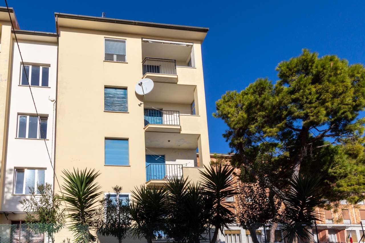 Appartamento in vendita a Loreto, 4 locali, prezzo € 69.000 | PortaleAgenzieImmobiliari.it