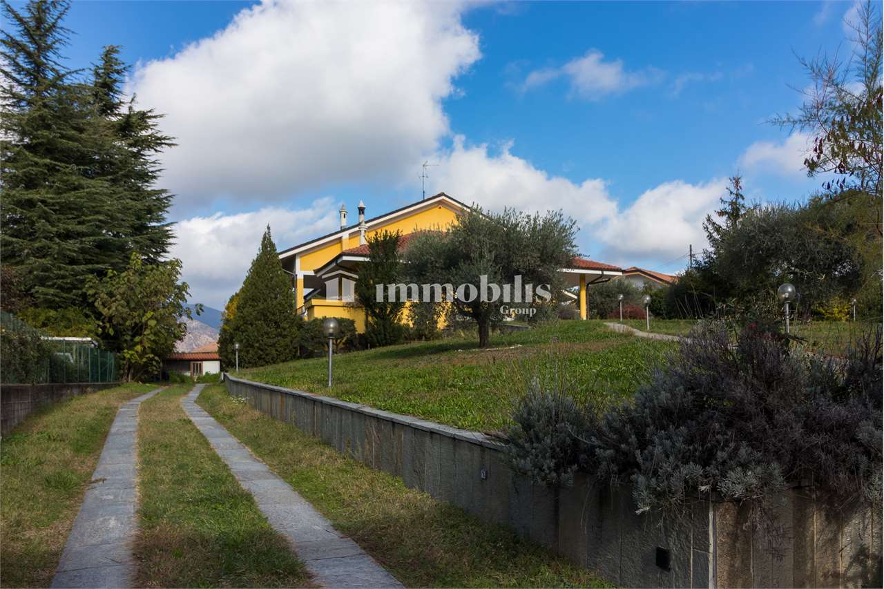 Villa in vendita a Rosta, 8 locali, prezzo € 740.000 | PortaleAgenzieImmobiliari.it
