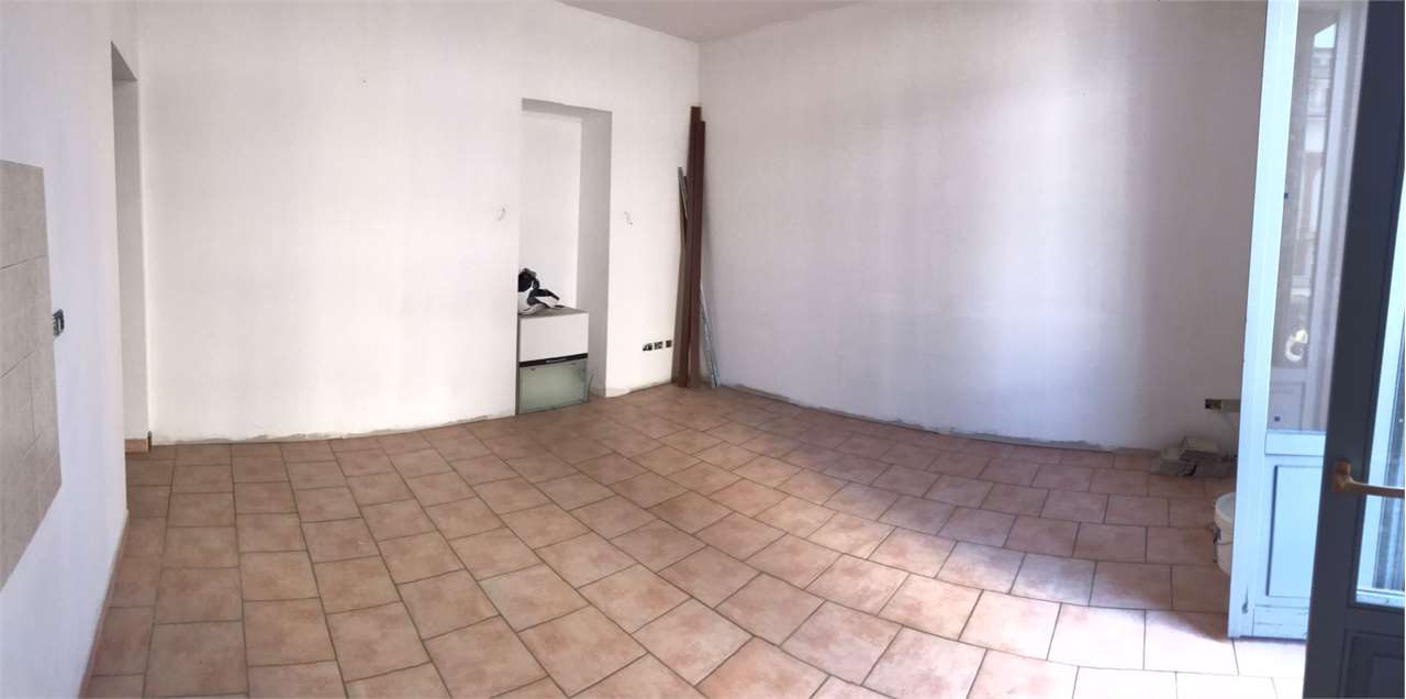 Appartamento in vendita a Erba, 3 locali, prezzo € 80.000 | PortaleAgenzieImmobiliari.it