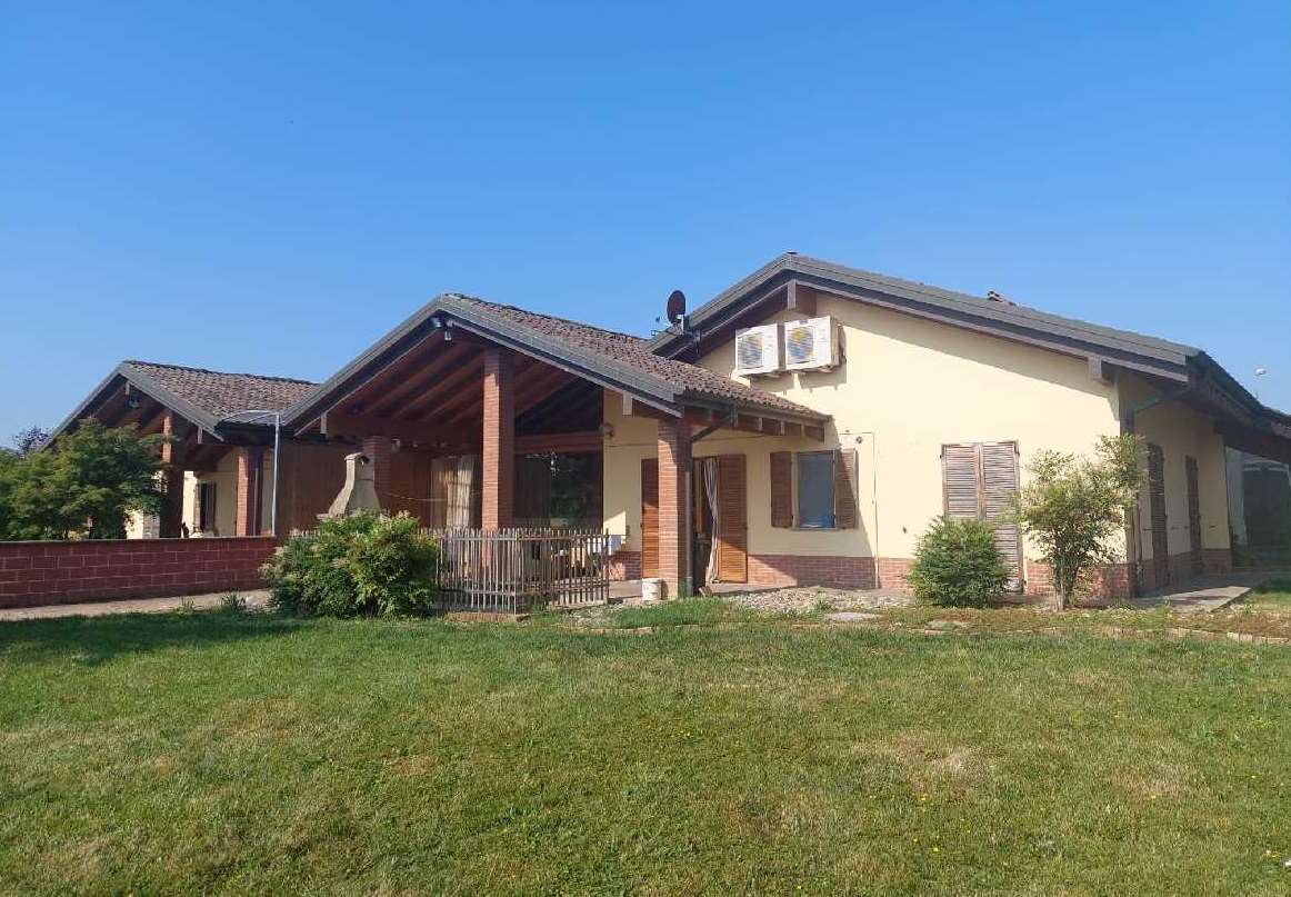 Villa in vendita a Gragnano Trebbiense, 5 locali, prezzo € 180.000 | PortaleAgenzieImmobiliari.it