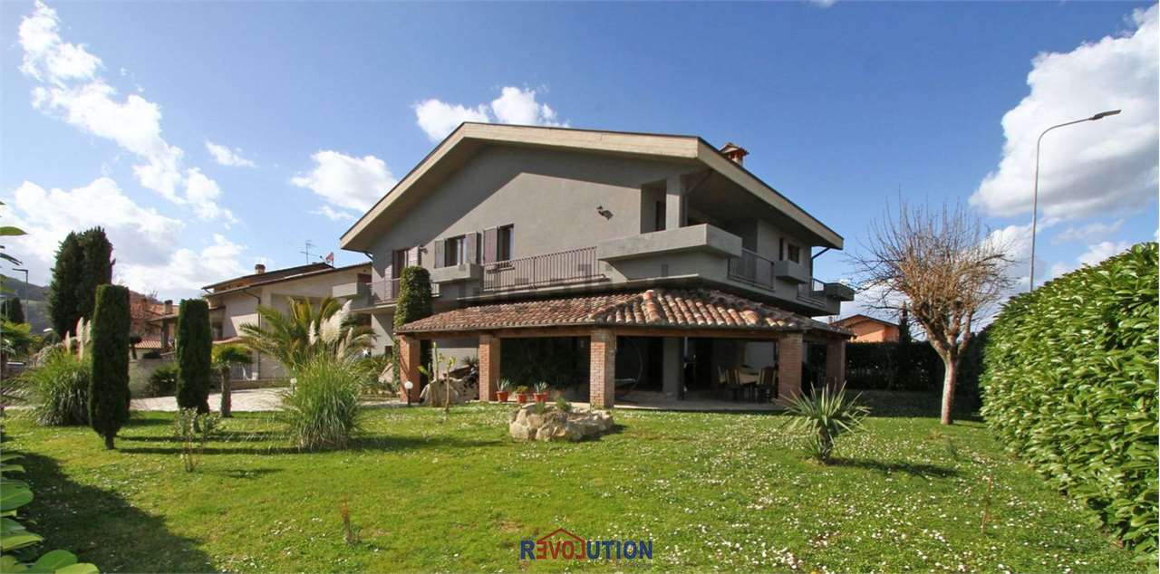 Villa in vendita a Città di Castello, 11 locali, prezzo € 330.000 | PortaleAgenzieImmobiliari.it