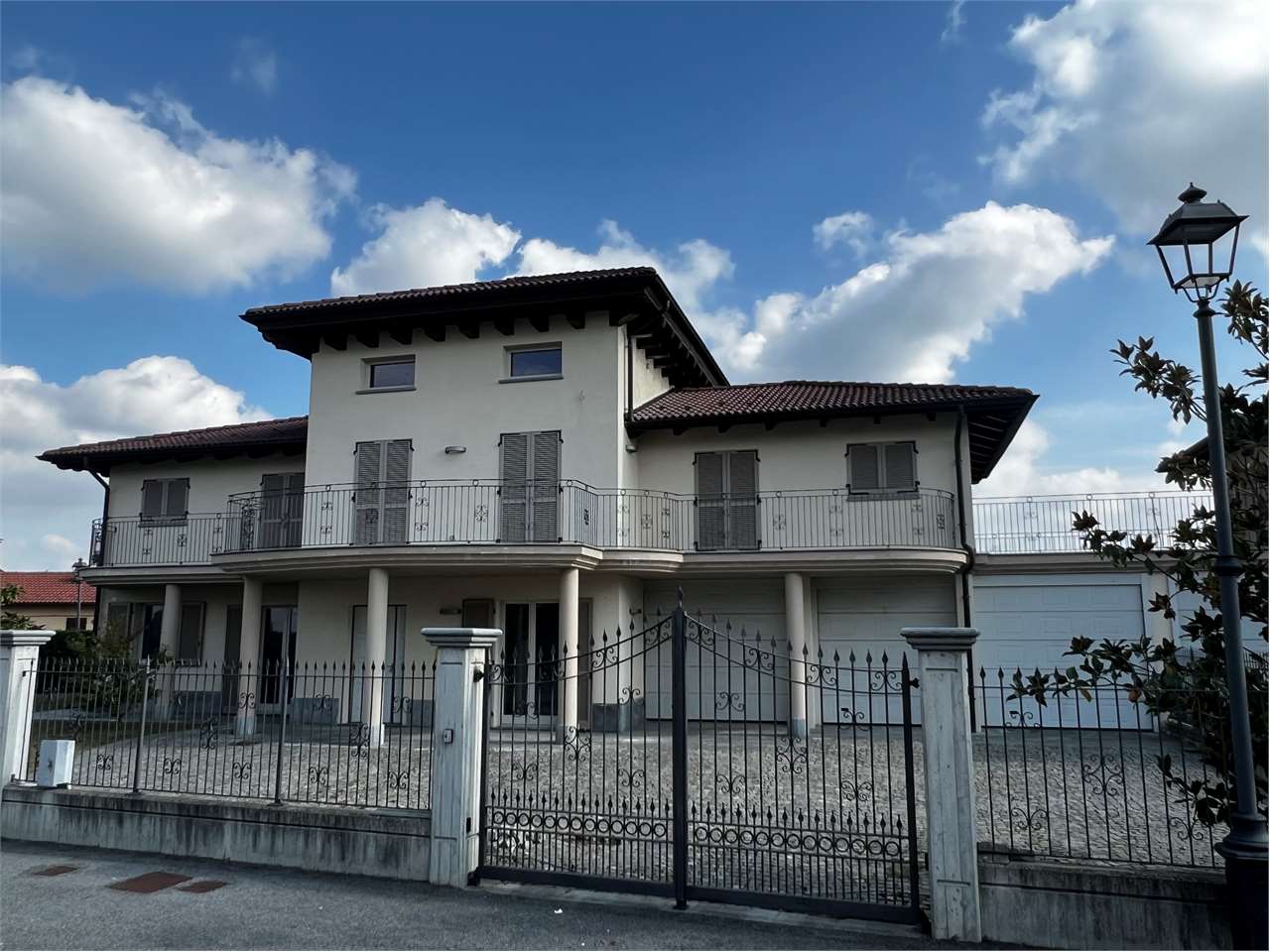 Villa in vendita a Camerano Casasco, 8 locali, prezzo € 270.000 | PortaleAgenzieImmobiliari.it
