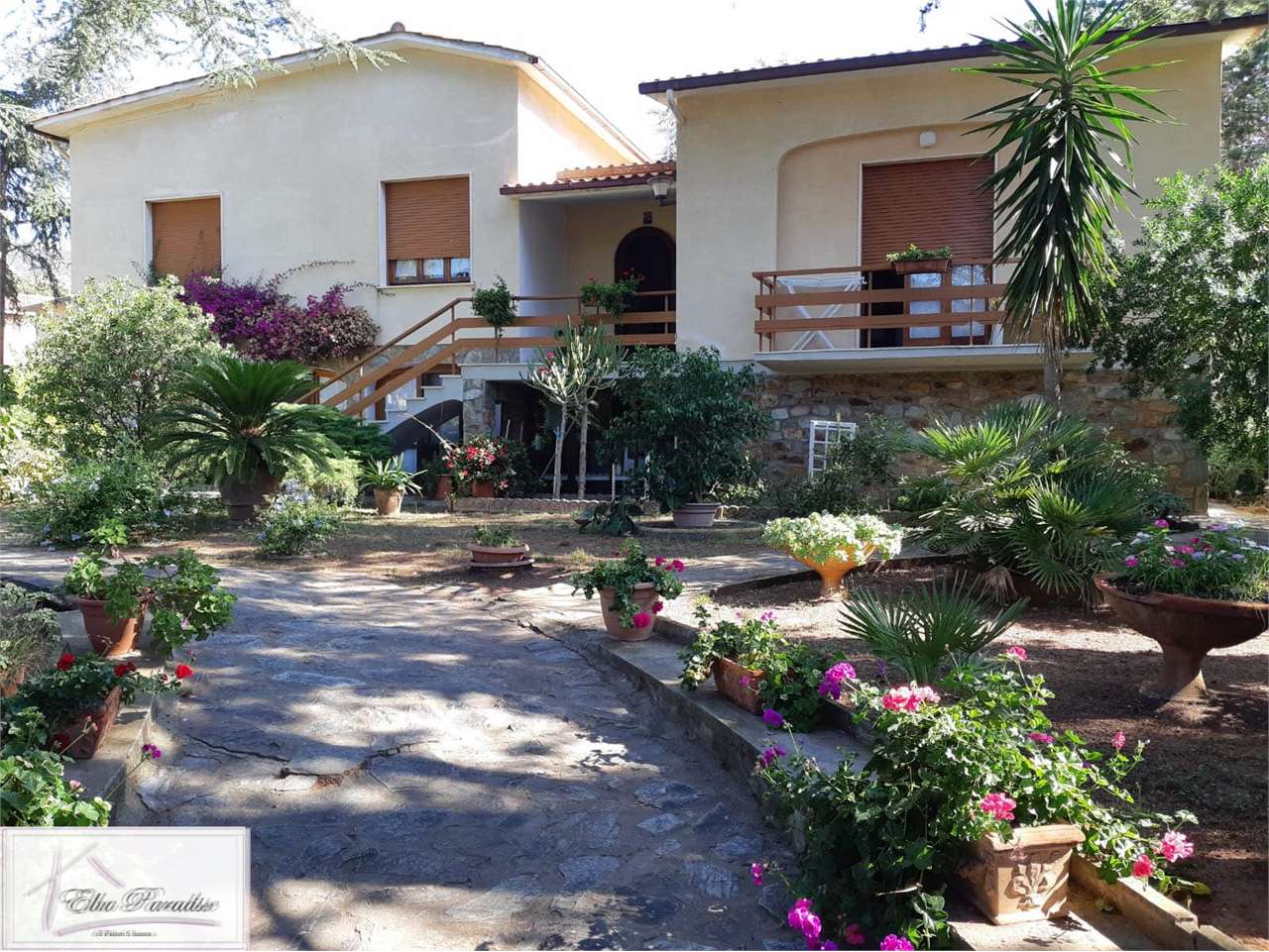 Villa in vendita a Porto Azzurro, 12 locali, zona Località: Zona Centrale, Trattative riservate | PortaleAgenzieImmobiliari.it