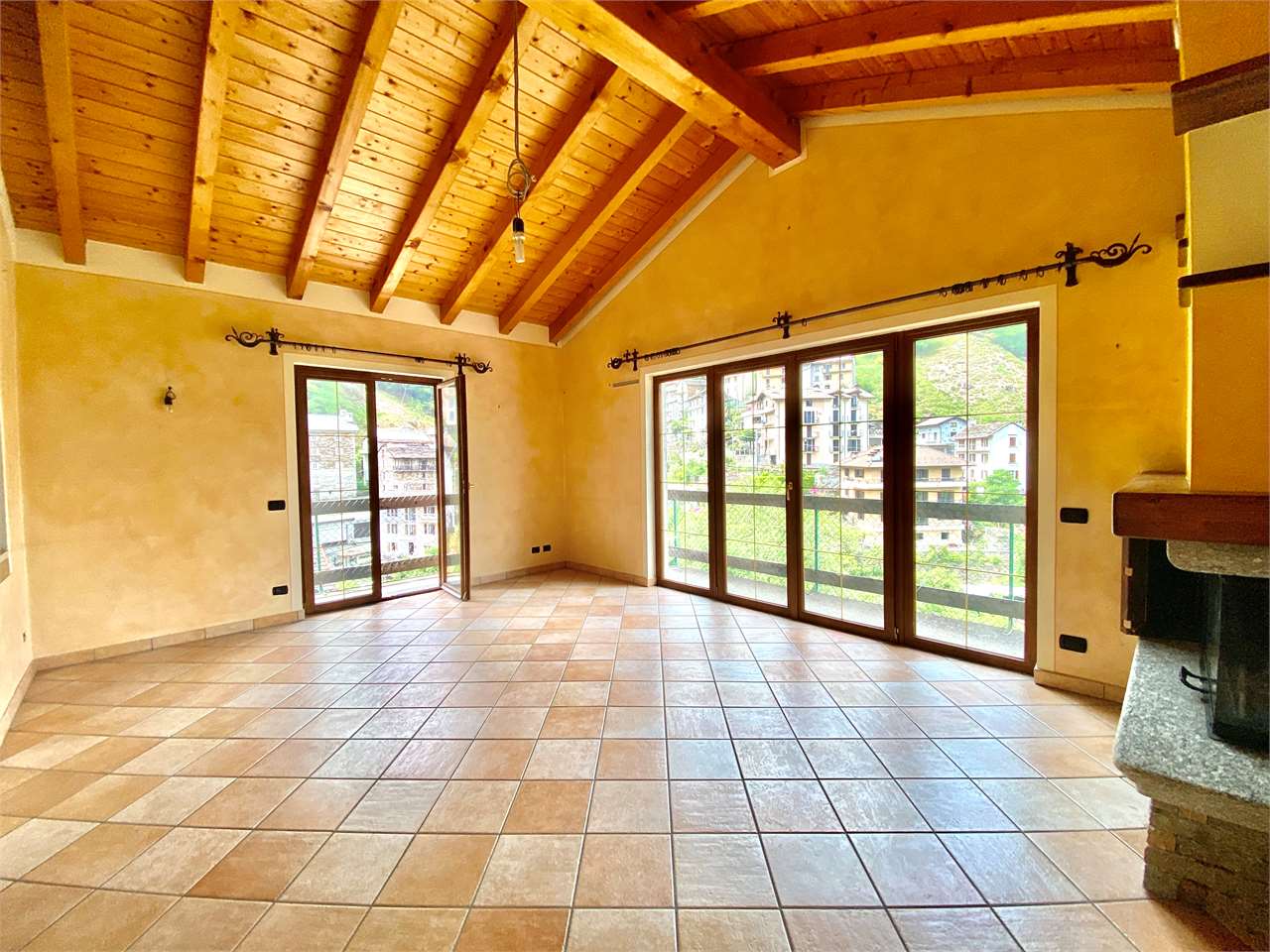 Villa in vendita a Gurro, 4 locali, prezzo € 135.000 | PortaleAgenzieImmobiliari.it