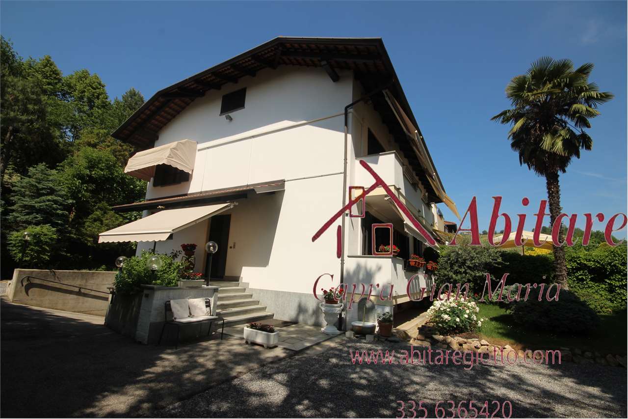 Villa in vendita a Santa Vittoria d'Alba, 7 locali, prezzo € 320.000 | CambioCasa.it