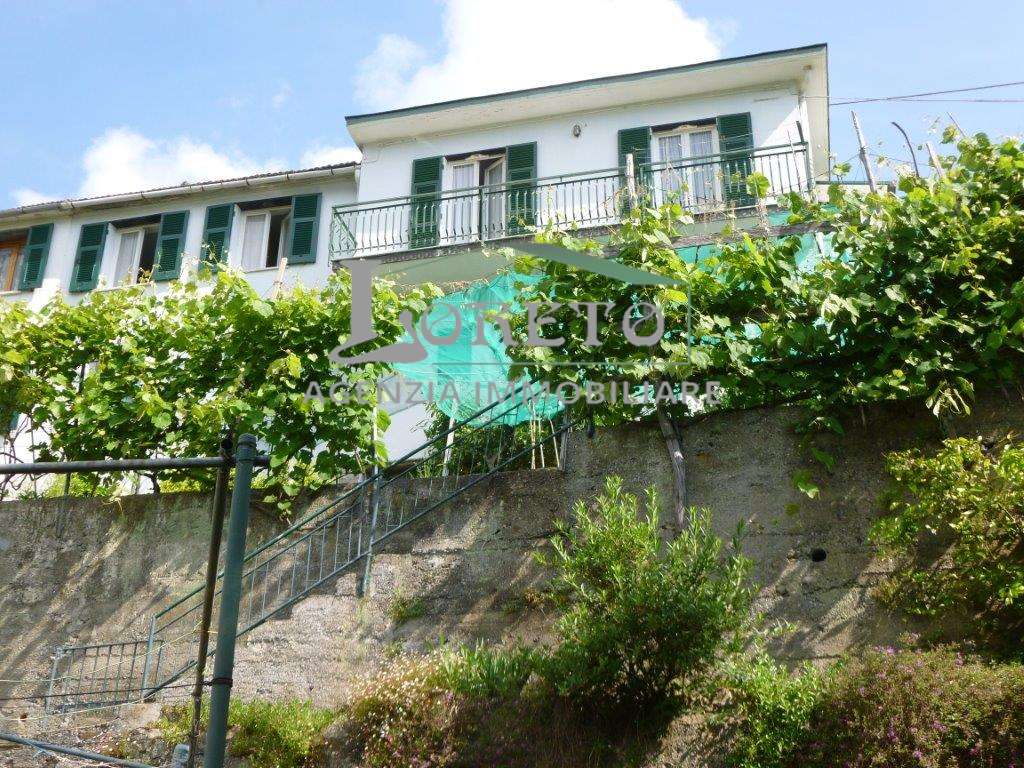 Villa in vendita a Rapallo, 9 locali, prezzo € 199.000 | PortaleAgenzieImmobiliari.it