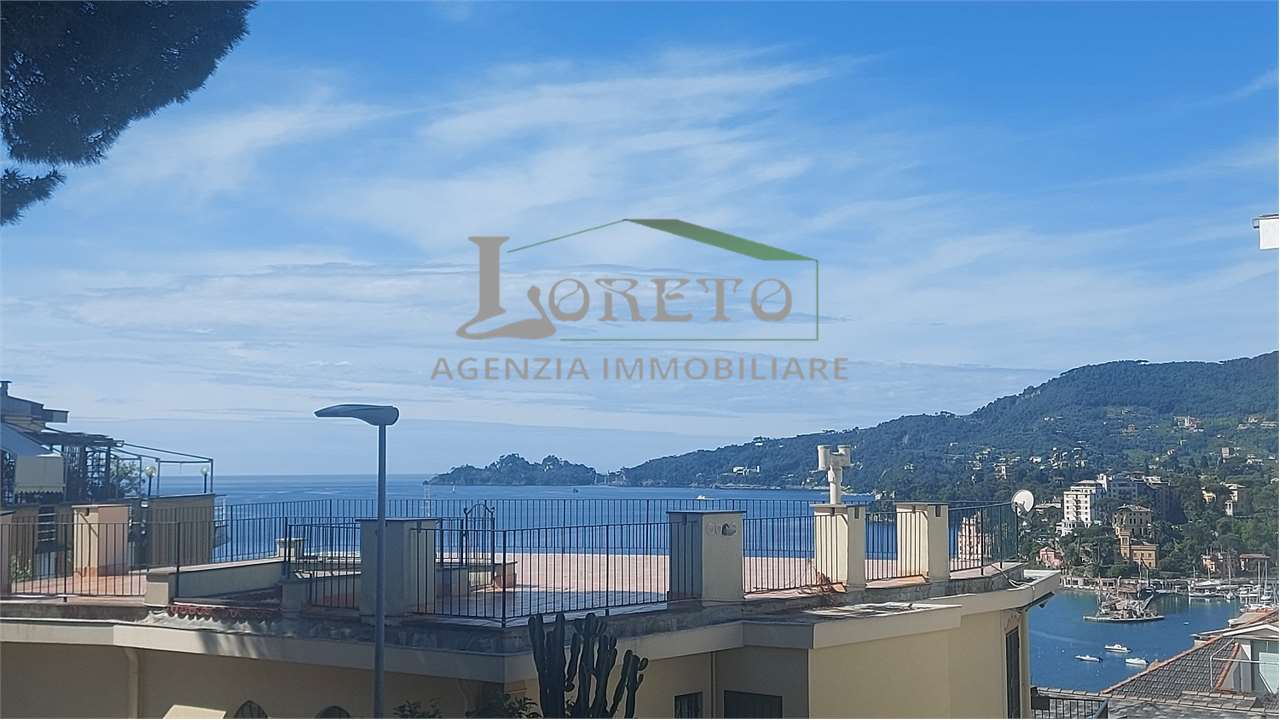 Appartamento in vendita a Rapallo, 4 locali, prezzo € 570.000 | PortaleAgenzieImmobiliari.it