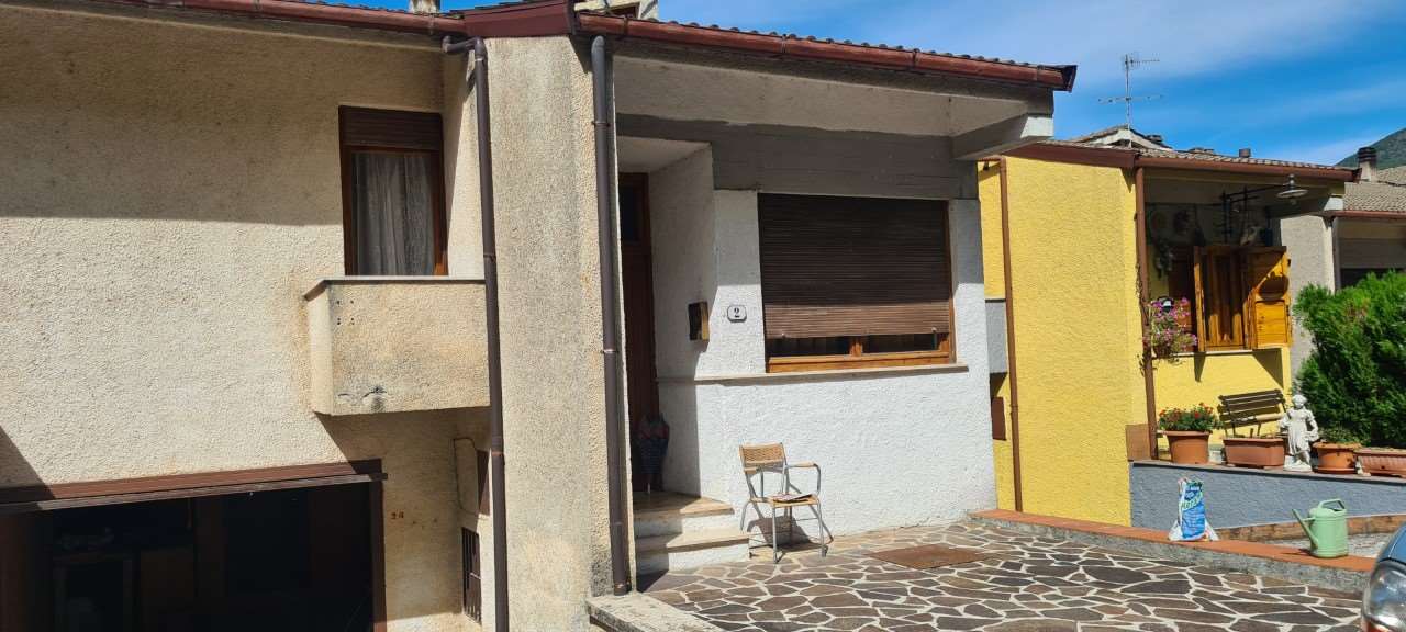 Villa a Schiera in vendita a Sant'Anatolia di Narco, 5 locali, prezzo € 165.000 | PortaleAgenzieImmobiliari.it