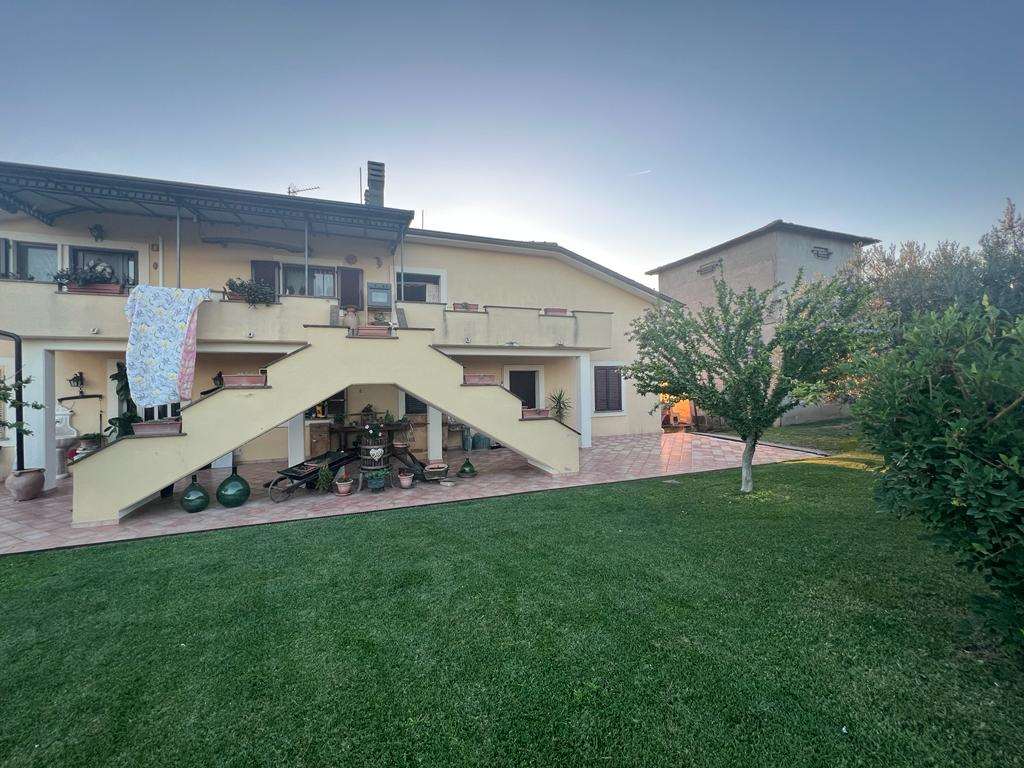 Appartamento in vendita a Castel Ritaldi, 5 locali, prezzo € 110.000 | PortaleAgenzieImmobiliari.it