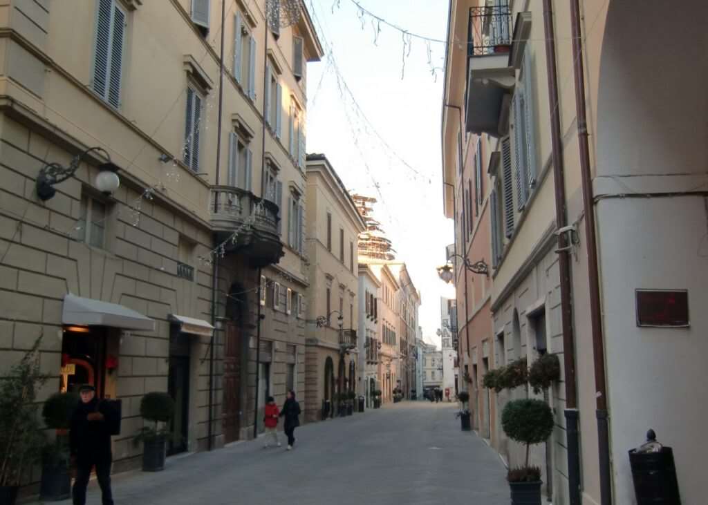 Negozio / Locale in Vendita a Spoleto