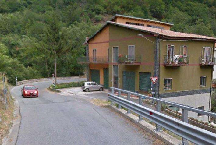 Appartamento in vendita a Erli, 8 locali, prezzo € 90.309 | PortaleAgenzieImmobiliari.it