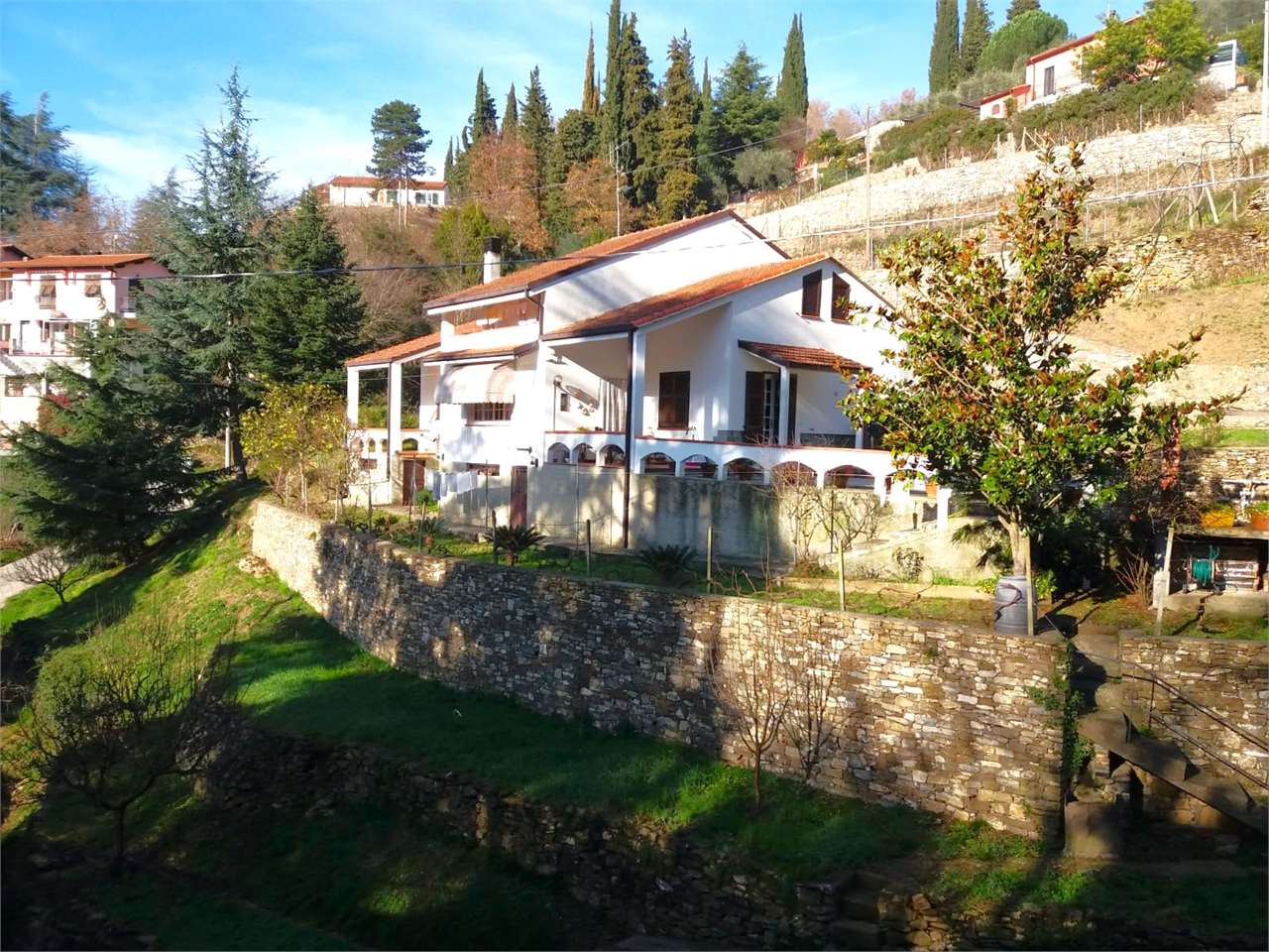 Villa in vendita a Borgomaro, 10 locali, prezzo € 320.000 | PortaleAgenzieImmobiliari.it