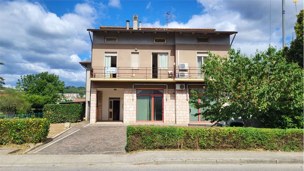 Palazzo / Stabile in vendita a Todi, 9999 locali, prezzo € 249.000 | PortaleAgenzieImmobiliari.it