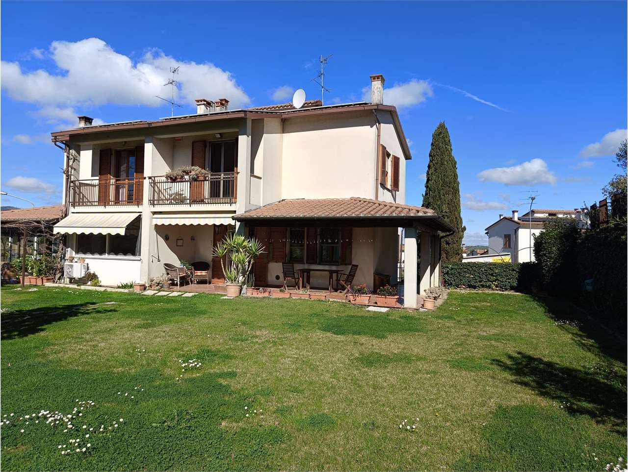 Villa in vendita a Todi, 6 locali, prezzo € 270.000 | PortaleAgenzieImmobiliari.it
