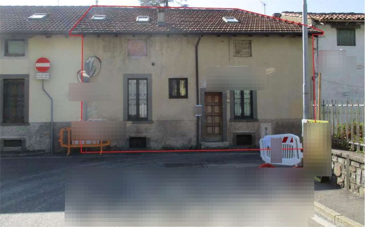 Palazzo / Stabile in vendita a Sarnico, 8 locali, prezzo € 262.000 | PortaleAgenzieImmobiliari.it