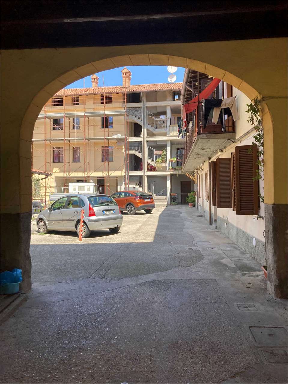 Palazzo / Stabile in Vendita a Cologno al Serio