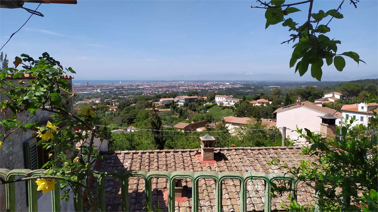 Villa a Schiera in vendita a Livorno, 7 locali, zona enero, prezzo € 360.000 | PortaleAgenzieImmobiliari.it