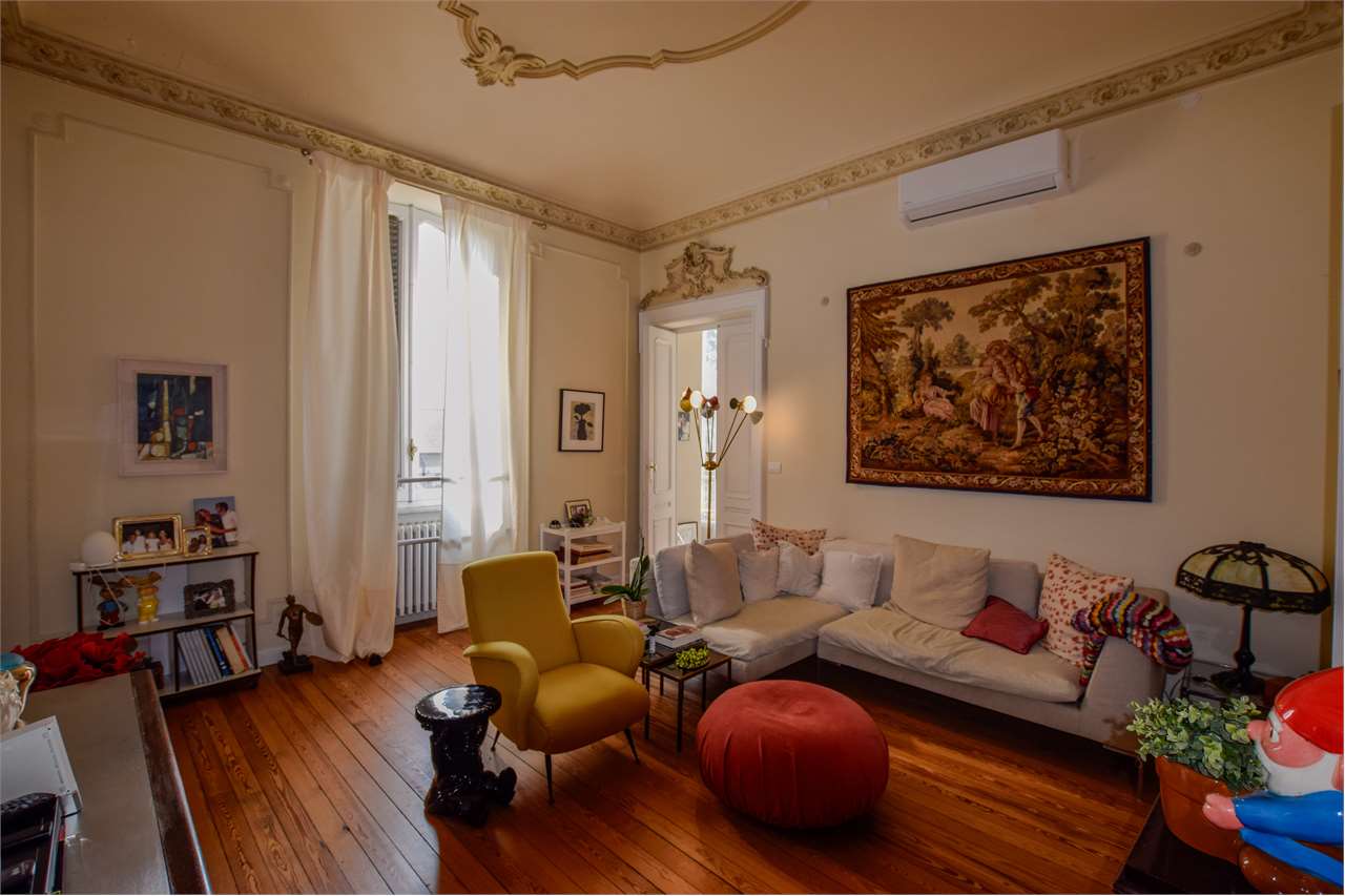 Appartamento in vendita a Chieri, 8 locali, prezzo € 387.000 | PortaleAgenzieImmobiliari.it