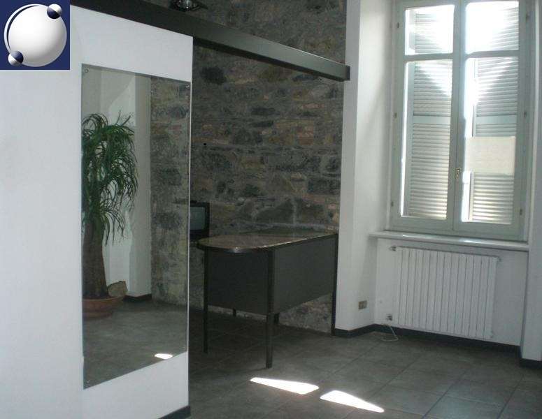 Ufficio / Studio in affitto a Erba, 2 locali, prezzo € 7.200 | PortaleAgenzieImmobiliari.it