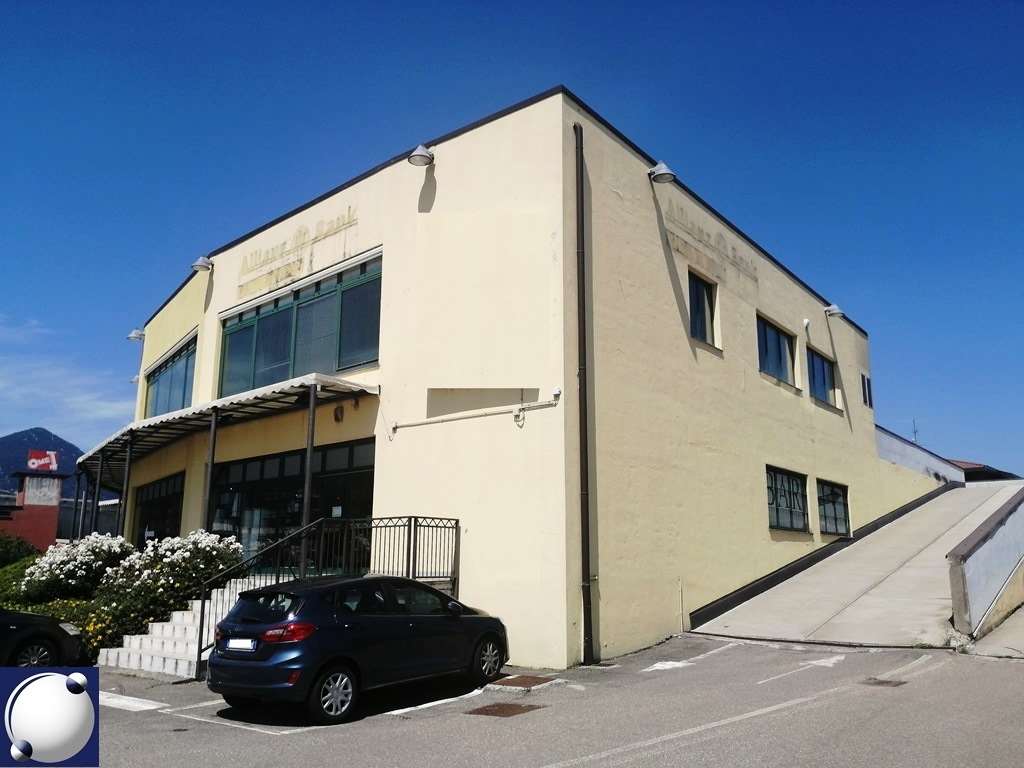 Ufficio / Studio in vendita a Merone, 8 locali, zona enuovo, prezzo € 300.000 | PortaleAgenzieImmobiliari.it