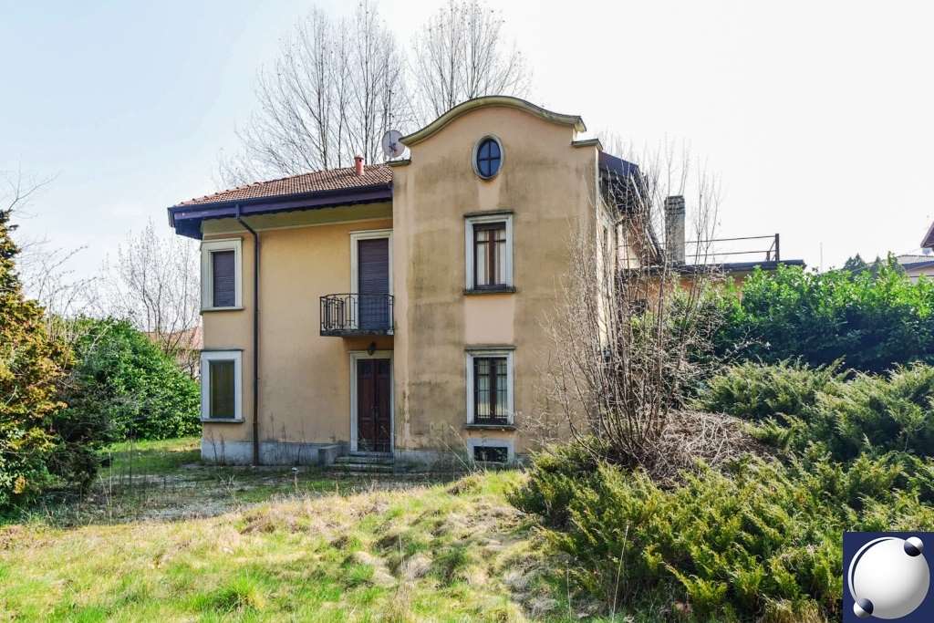 Villa in vendita a Albese con Cassano, 7 locali, Trattative riservate | PortaleAgenzieImmobiliari.it
