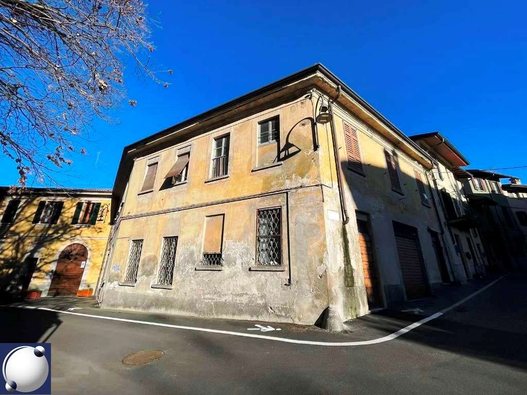 Appartamento in vendita a Erba, 10 locali, zona enna, prezzo € 188.000 | PortaleAgenzieImmobiliari.it