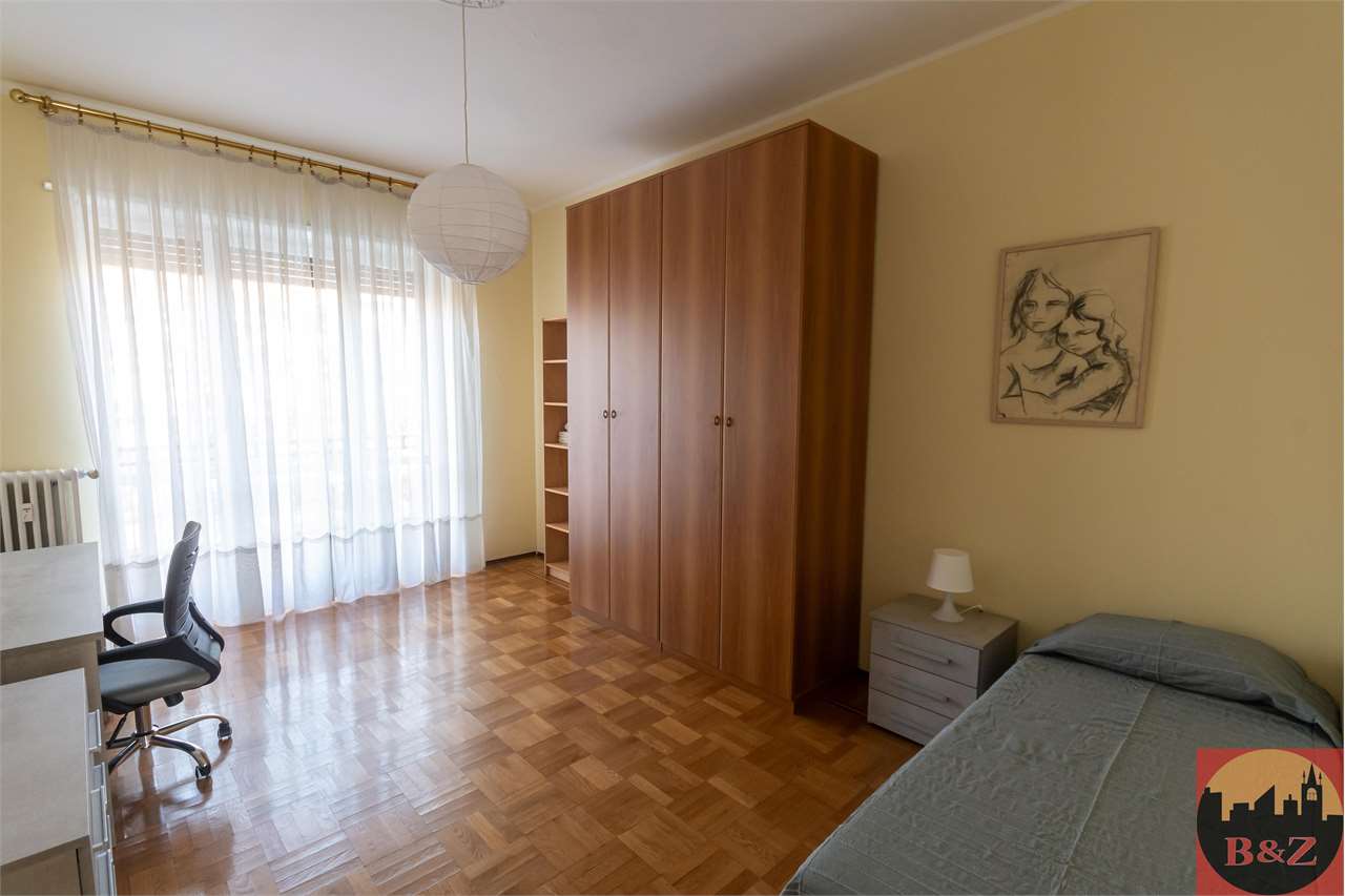 Appartamento in affitto a Torino, 4 locali, zona Località: Centro/ Giardini Reali/ Repubblica, prezzo € 490 | PortaleAgenzieImmobiliari.it