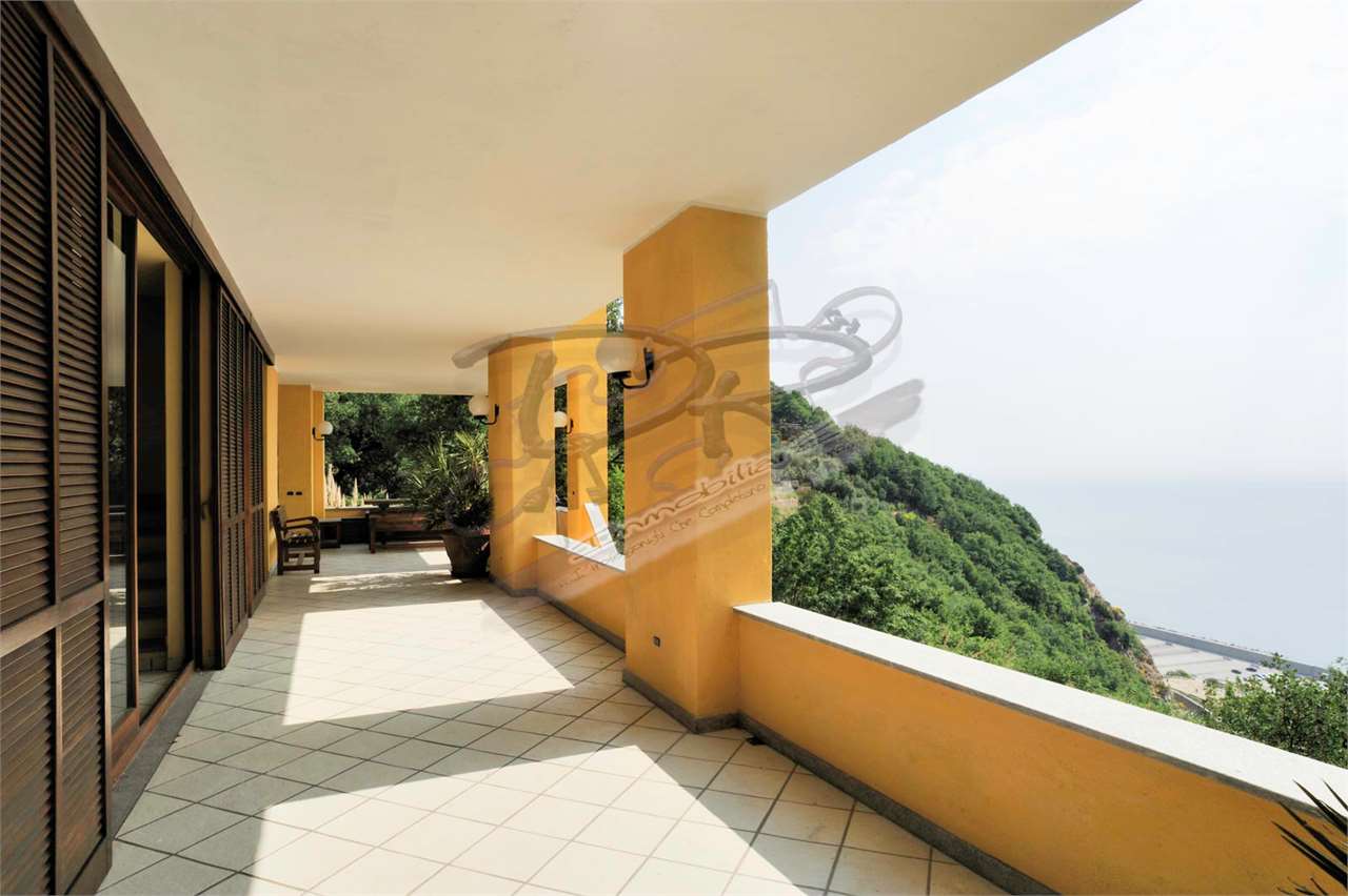 Villa in vendita a Bergeggi, 6 locali, prezzo € 900.000 | PortaleAgenzieImmobiliari.it