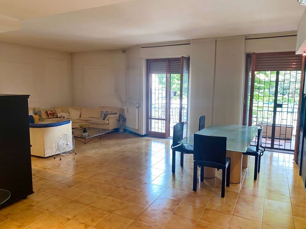 Appartamento in vendita a Trezzano sul Naviglio, 4 locali, prezzo € 330.000 | PortaleAgenzieImmobiliari.it