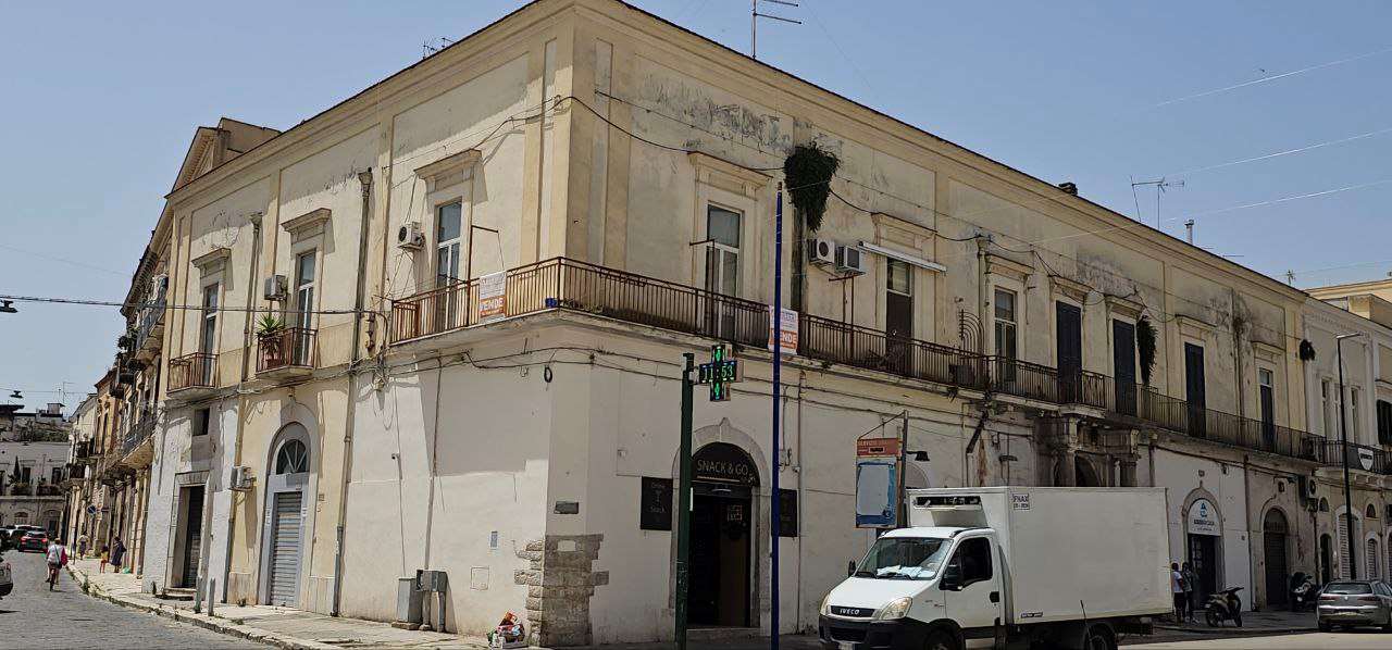 Palazzo / Stabile in vendita a Cerignola, 6 locali, zona Località: CARMINE, prezzo € 230.000 | CambioCasa.it