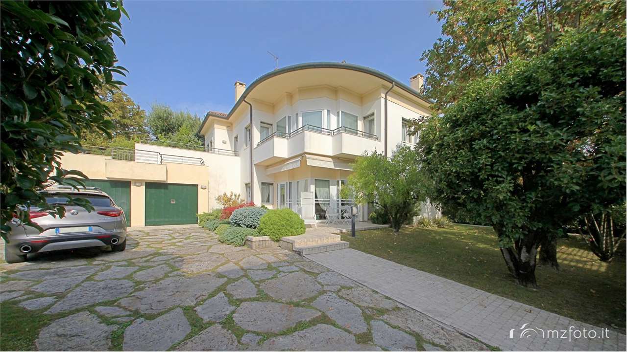 Villa in vendita a Treviso, 13 locali, zona i Mura, prezzo € 1.150.000 | PortaleAgenzieImmobiliari.it