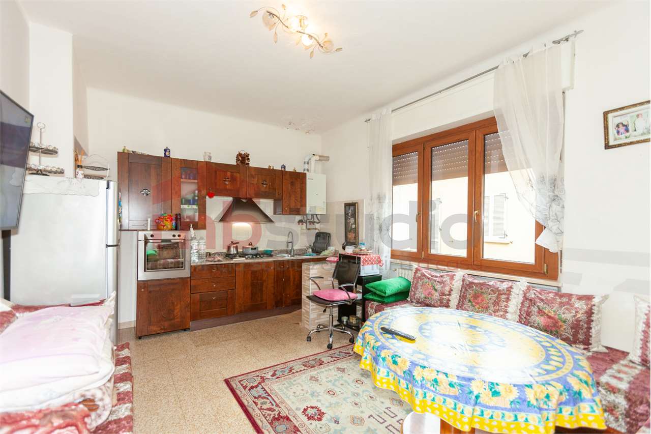 Appartamento in vendita a Lonate Ceppino, 3 locali, prezzo € 62.300 | PortaleAgenzieImmobiliari.it