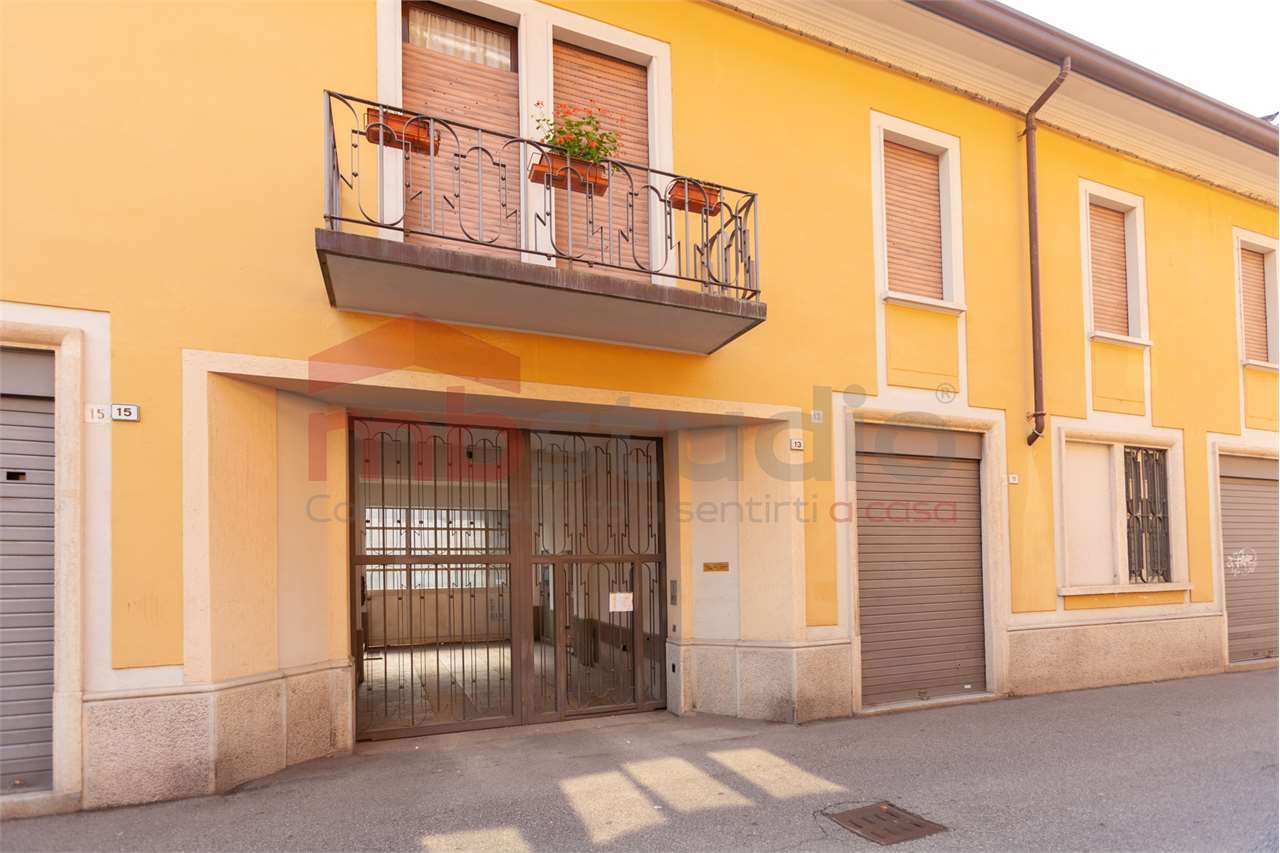 Palazzo / Stabile in vendita a Saronno, 6 locali, prezzo € 270.000 | PortaleAgenzieImmobiliari.it