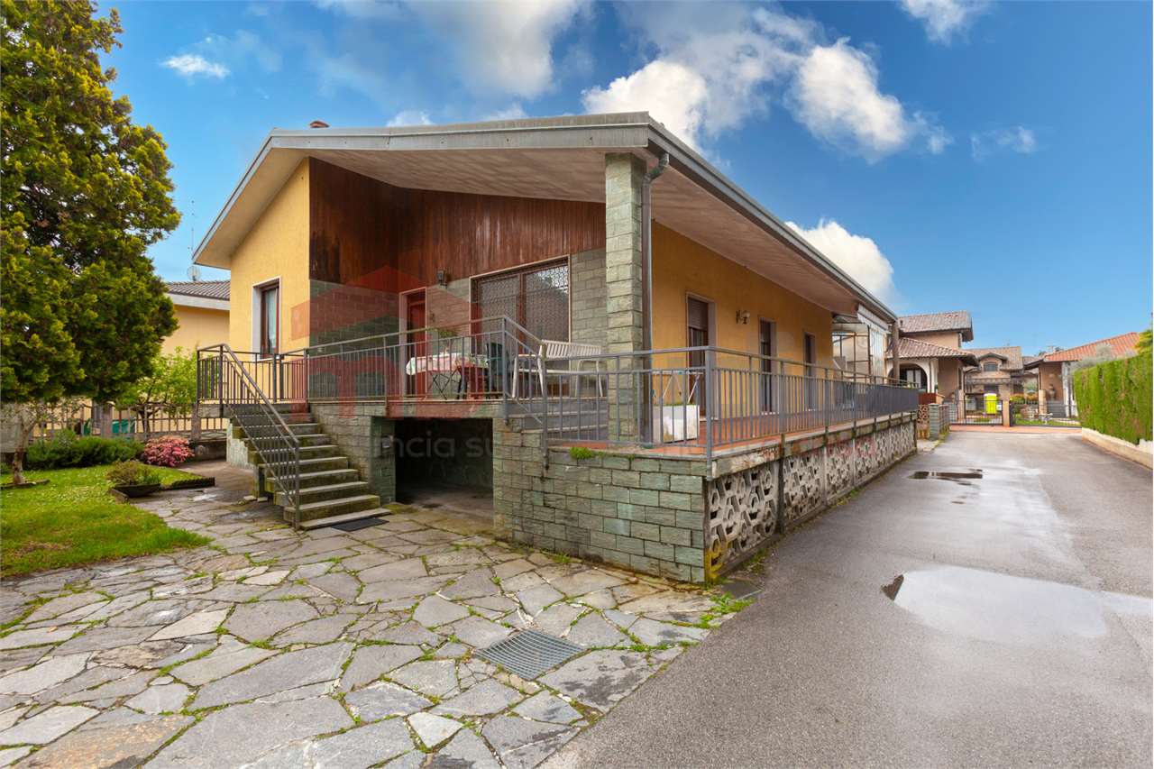 Villa in vendita a Carbonate, 6 locali, prezzo € 298.000 | PortaleAgenzieImmobiliari.it