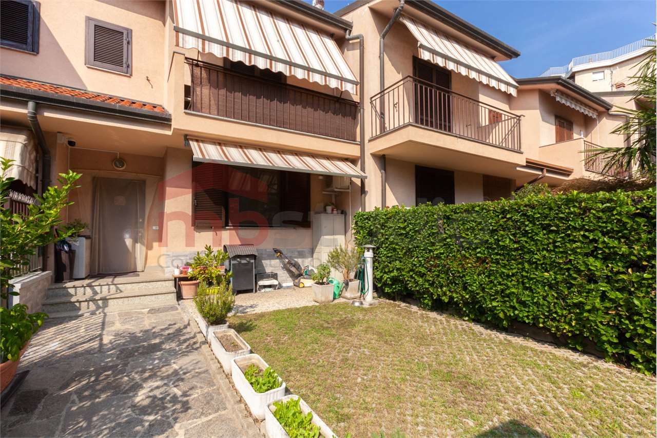 Villa a Schiera in vendita a Limbiate, 5 locali, prezzo € 249.000 | PortaleAgenzieImmobiliari.it
