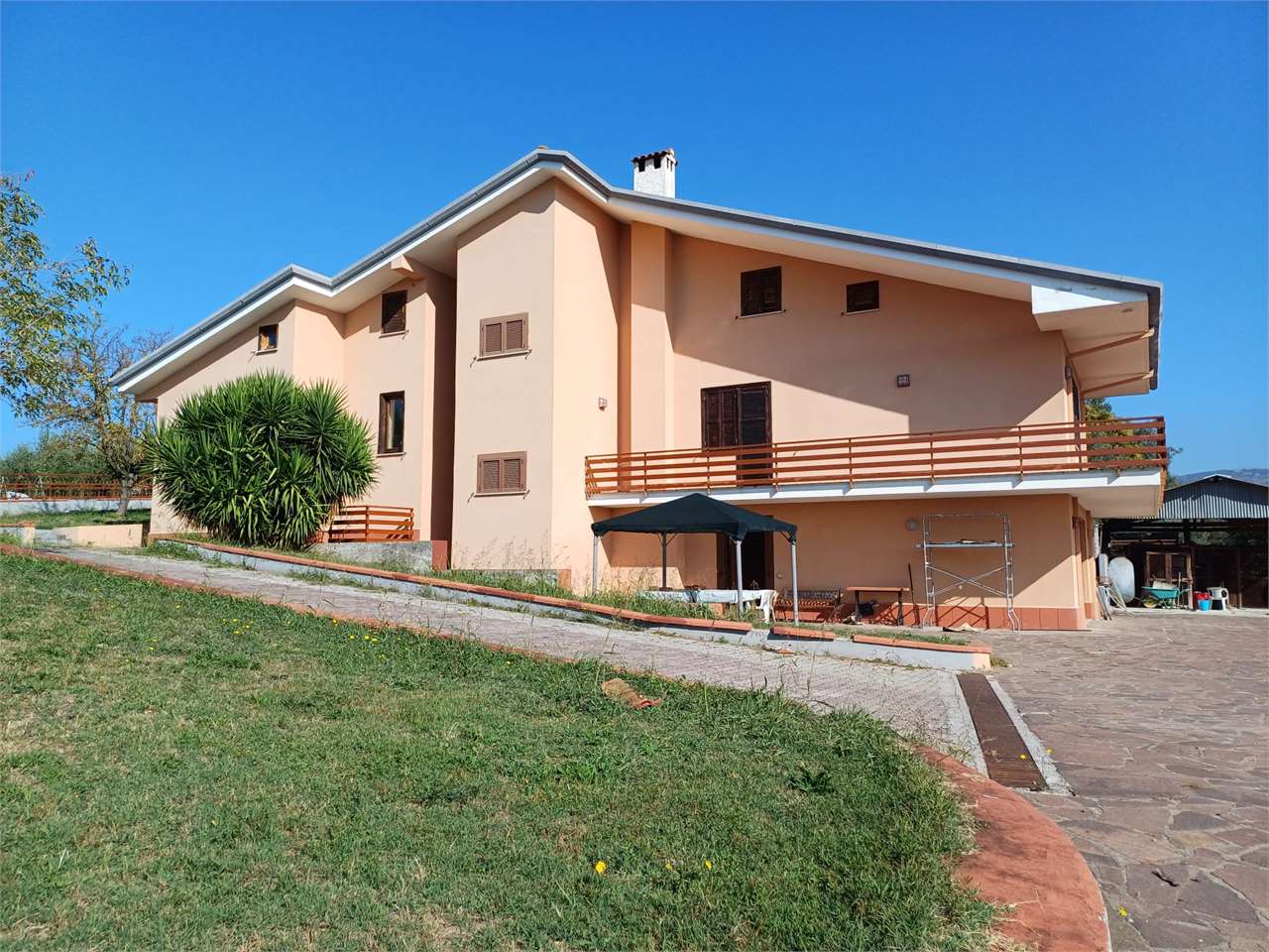 Villa in vendita a Veroli, 11 locali, zona io, prezzo € 299.000 | PortaleAgenzieImmobiliari.it