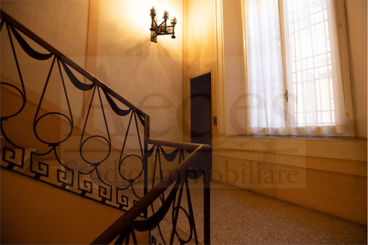 Palazzo / Stabile in vendita a Modena - Zona: Centro storico