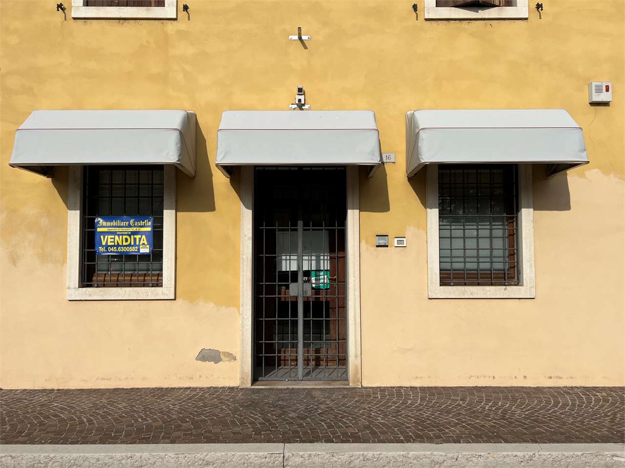 Negozio / Locale in vendita a Villafranca di Verona, 4 locali, prezzo € 155.000 | PortaleAgenzieImmobiliari.it