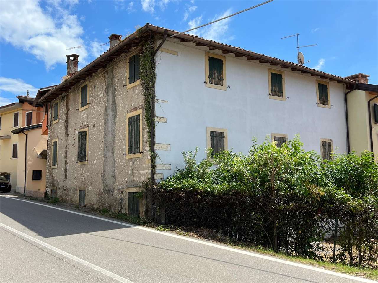 Rustico / Casale in vendita a Negrar, 9 locali, zona Peretto, prezzo € 165.000 | PortaleAgenzieImmobiliari.it