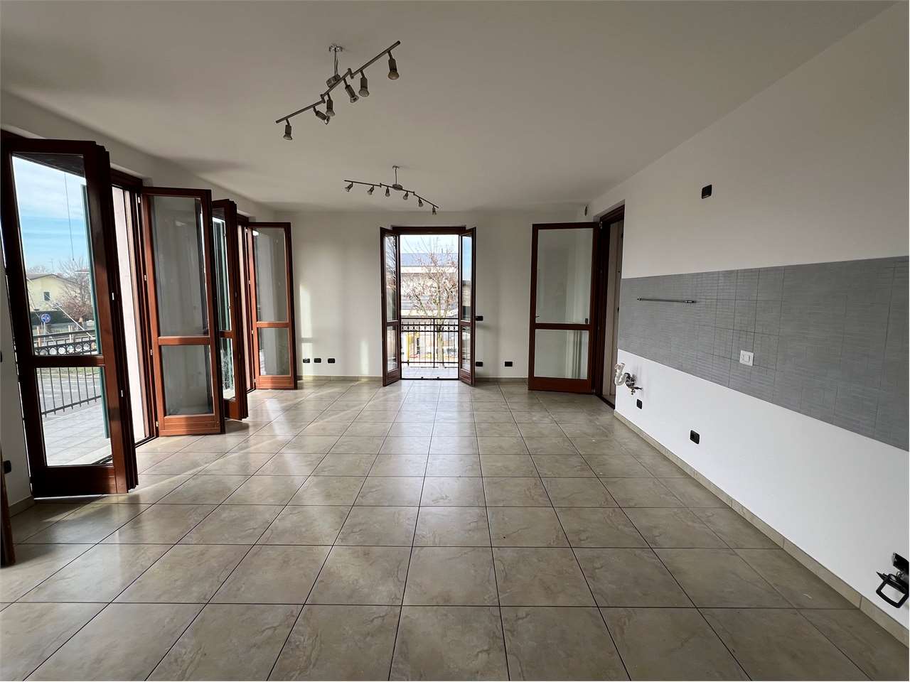 Appartamento in vendita a Mozzecane, 6 locali, prezzo € 205.000 | PortaleAgenzieImmobiliari.it
